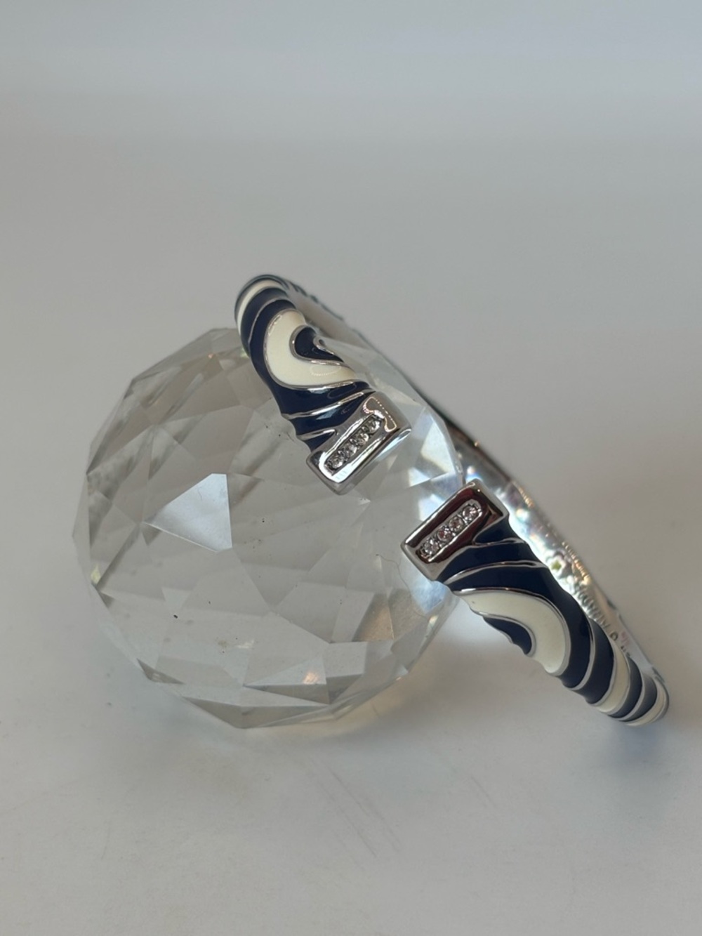 Lauren G Adam’s Navy & White Wave-Pattern Bangle Bracelet - Picture 1 of 6